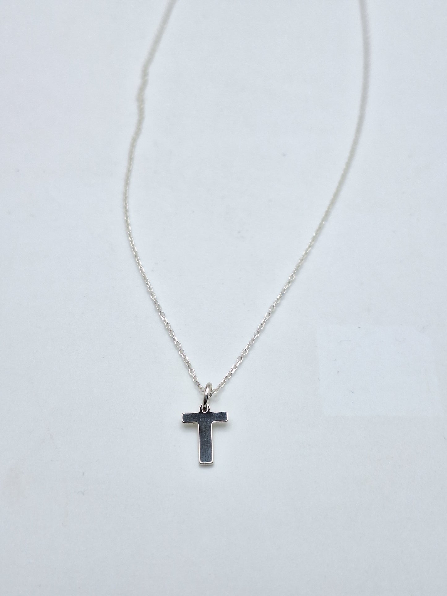 Iniciales con cadena