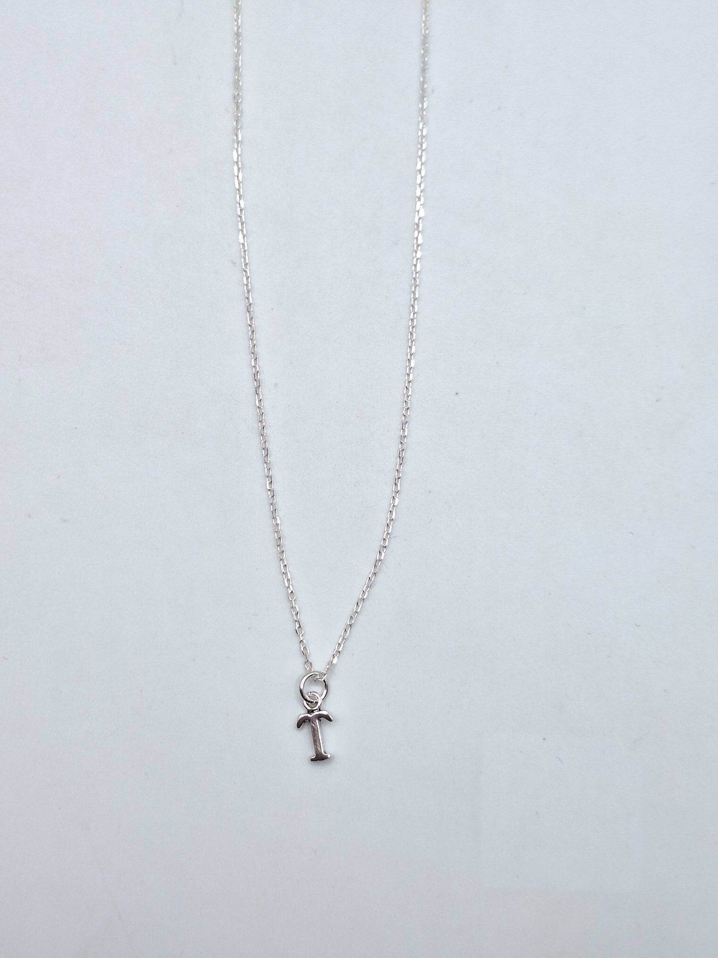 Iniciales con cadena